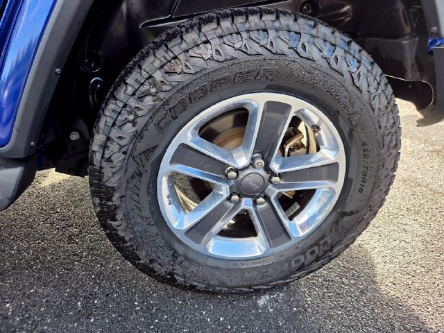 Used 2018 Jeep Wrangler Unlimited Sahara AWD/4WD image 26
