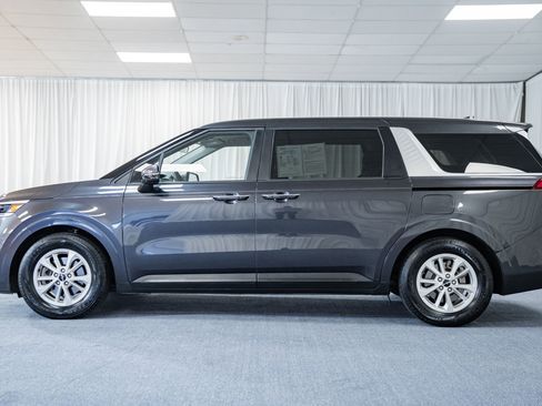 Used 2024 Kia Carnival LX image 5