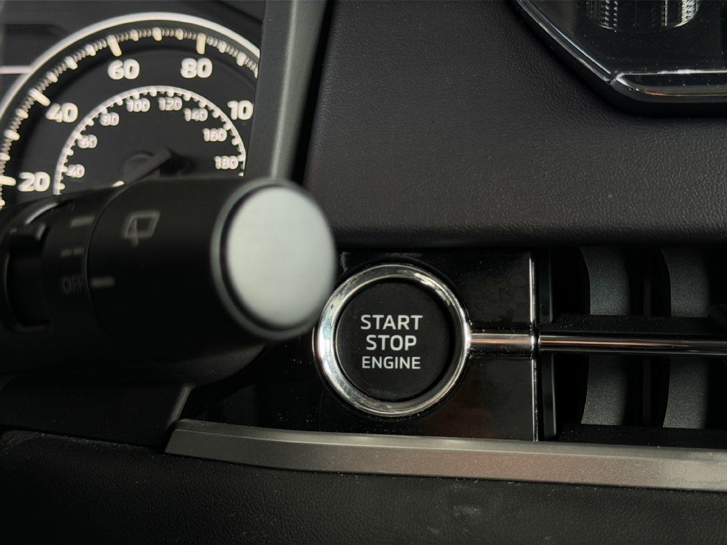 Used 2023 Mitsubishi Outlander SE FWD image 18
