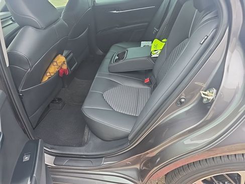 Used 2019 Toyota Camry SE image 6