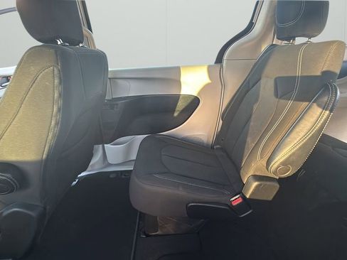 Used 2022 Chrysler Voyager LX FWD image 45