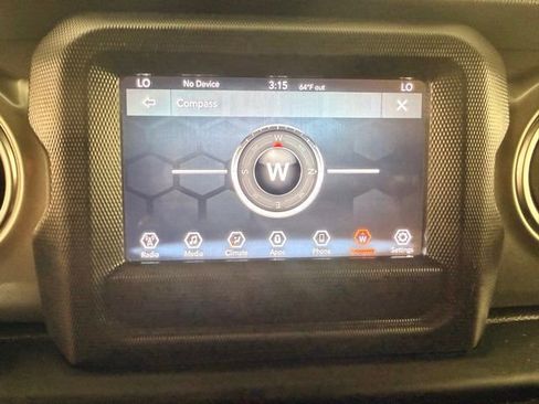 Used 2020 Jeep Wrangler Unlimited Sahara AWD/4WD image 33