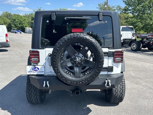 Used 2016 Jeep Wrangler Sport AWD/4WD image 5