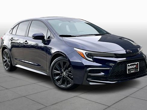 Used 2023 Toyota Corolla SE image 2