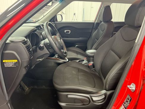 Used 2019 Kia Soul FWD image 19