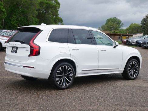 New 2025 Volvo XC90 B5 Core image 3