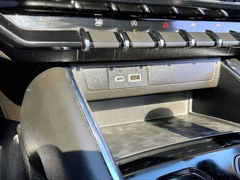 Used 2023 GMC Canyon AT4 AWD/4WD image 19