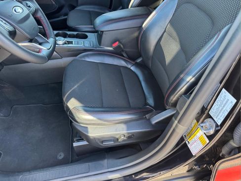 Used 2025 Ford Escape ST-Line Select AWD/4WD image 7