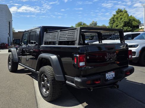 Certified 2022 Jeep Gladiator Rubicon image 3