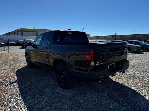 New 2026 Honda Ridgeline Black Edition image 2