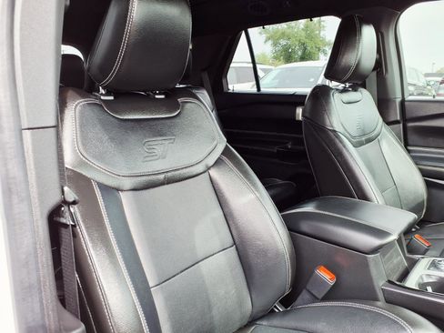Certified 2022 Ford Explorer ST w/ Equipment Group 401A image 11