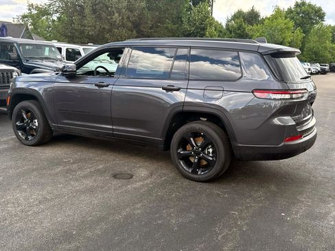 New 2025 Jeep Grand Cherokee L Altitude image 4