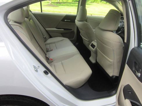 Used 2017 Honda Accord EX-L image 13