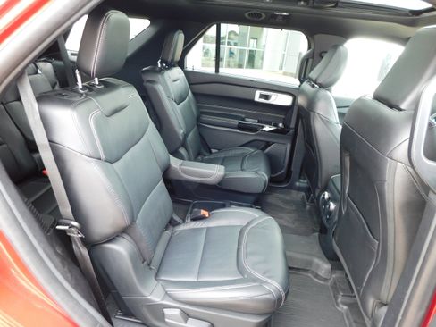 Used 2021 Ford Explorer ST w/ Equipment Group 401A image 12