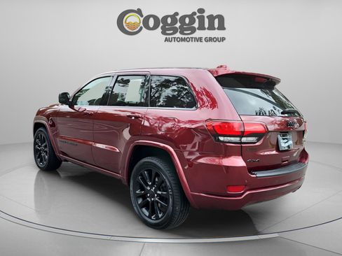 Used 2020 Jeep Grand Cherokee Altitude image 3