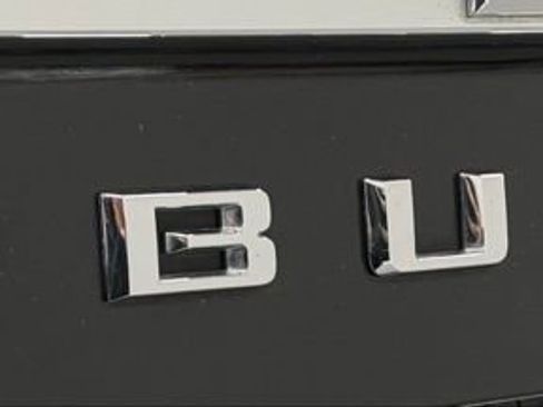 Used 2021 Chevrolet Suburban Premier w/ Premium Package image 8