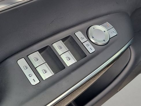 Used 2025 Genesis GV70 2.5T AWD/4WD image 16