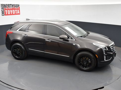 Used 2017 Cadillac XT5 Luxury w/ Driver Awareness Package image 27