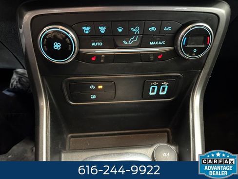 Used 2019 Ford EcoSport SE w/ SE Convenience Package image 18