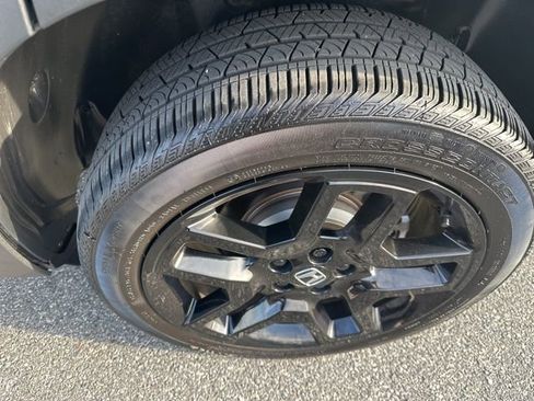 Certified 2025 Honda Passport Black Edition image 16