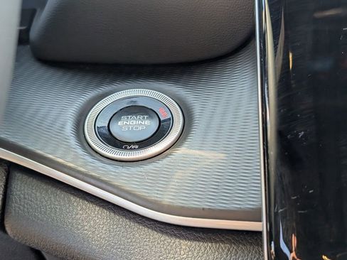 Used 2024 Jeep Grand Cherokee Laredo w/ Trailer Tow Package image 27