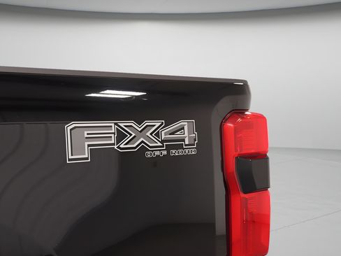 Used 2024 Ford F250 Lariat w/ Lariat Ultimate Package AWD/4WD image 38