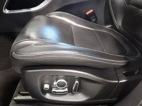 Used 2020 Jaguar F-PACE S image 29