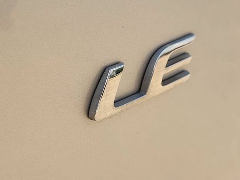Used 2024 Toyota Corolla LE FWD image 7