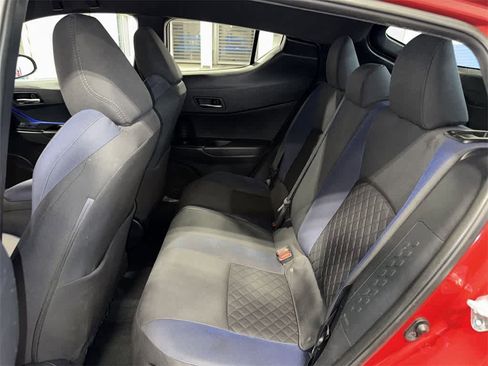 Used 2020 Toyota C-HR XLE image 17