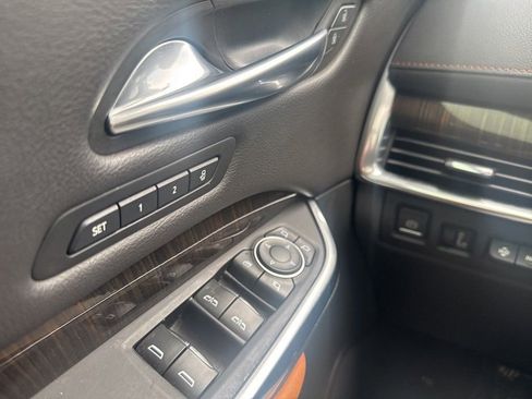 Used 2020 Cadillac XT4 Premium Luxury FWD image 11