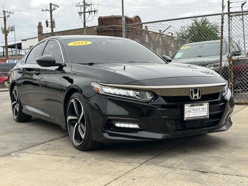 Used 2019 Honda Accord Sport image 3