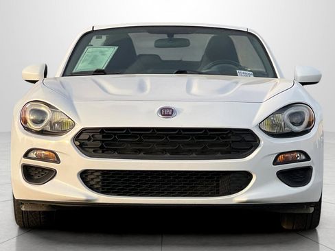 Used 2017 FIAT 124 Spider Classica image 10