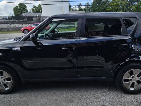Used 2016 Kia Soul FWD image 4