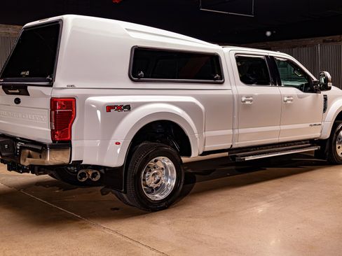 Used 2022 Ford F450 Lariat w/ FX4 Off-Road Package image 9