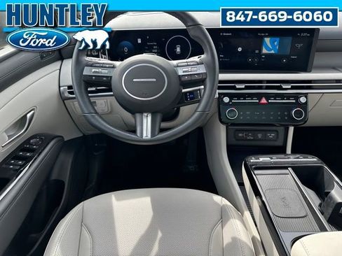 Used 2025 Hyundai Tucson Limited AWD/4WD image 17