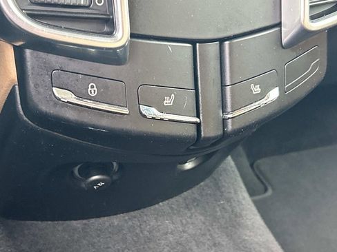 Used 2018 Porsche Cayenne S w/ Premium Package Plus image 25