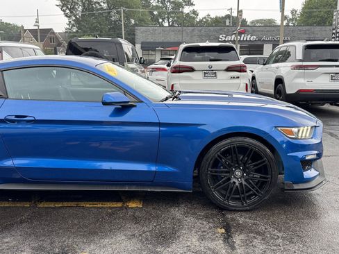 Used 2017 Ford Mustang Coupe RWD image 13