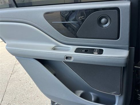Used 2020 Lincoln Aviator Reserve w/ Equipment Group 201A image 20