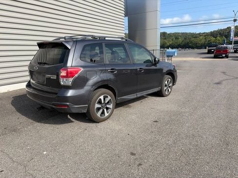 Used 2017 Subaru Forester 2.5i Premium w/ All-Weather Package AWD/4WD image 5