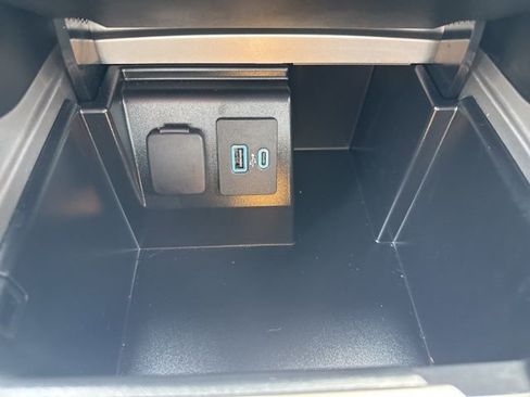 Used 2023 Ford Explorer XLT w/ Equipment Group 202A image 27