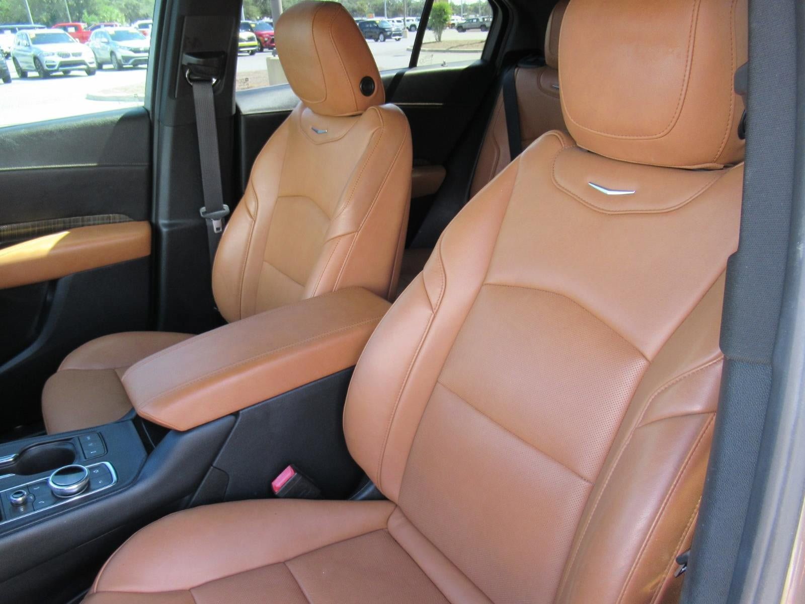 Used 2020 Cadillac XT4 Premium Luxury FWD image 17
