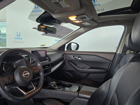 Used 2023 Nissan Rogue SV FWD image 13
