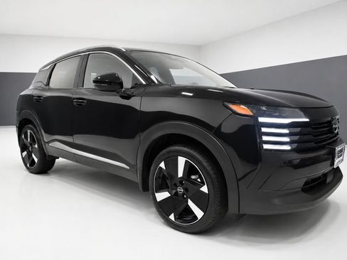 Certified 2025 Nissan Kicks SR w/ SR Premium Package AWD/4WD image 7