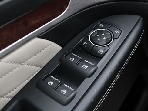 Used 2018 Ford Explorer Platinum AWD/4WD image 8