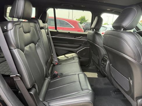 Used 2024 Jeep Grand Cherokee L Limited w/ Luxury Tech Group II AWD/4WD image 9