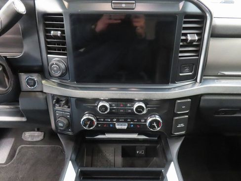 Used 2025 Ford F250 Platinum image 14