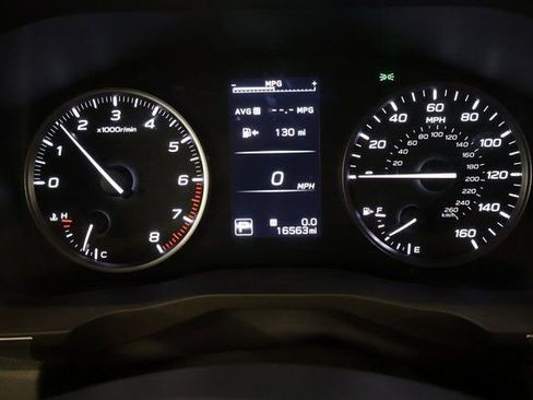 Used 2024 Subaru Ascent Premium w/ Convenience Package image 19