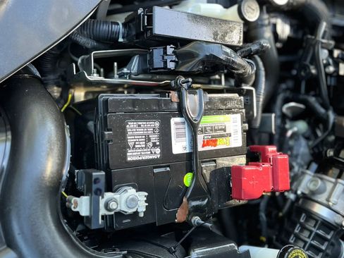 Used 2015 Nissan Sentra SR FWD image 30