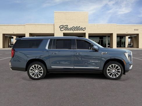 Used 2026 GMC Yukon XL Denali w/ Sun & Power Step Package AWD/4WD image 4