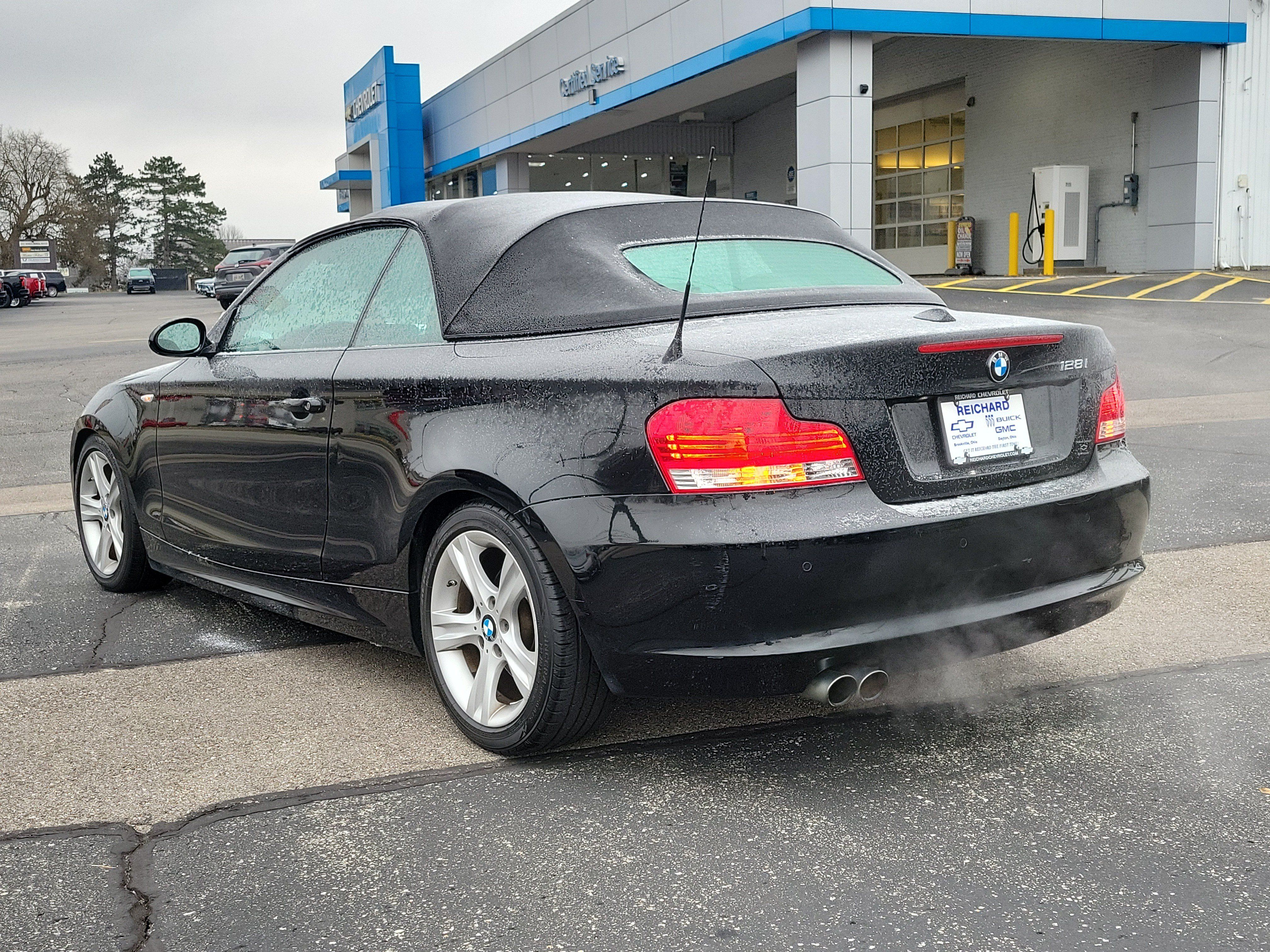 Used 2009 BMW 128i Convertible RWD image 3